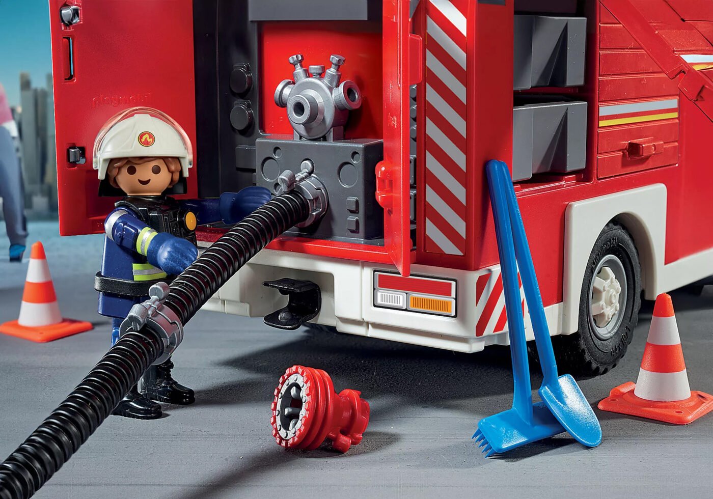 Playmobil 71603 50th Years Fire Rescue Mega Set ของเล่นบทบาทสมมติ 50 ปี เซ็ตสถานีและรถดับเพลิง - Image 3