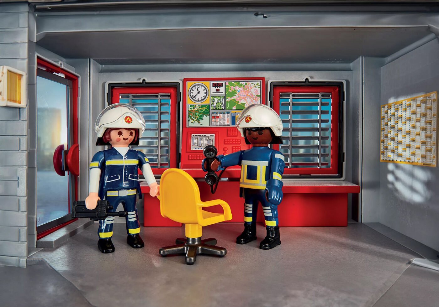 Playmobil 71603 50th Years Fire Rescue Mega Set ของเล่นบทบาทสมมติ 50 ปี เซ็ตสถานีและรถดับเพลิง - Image 4