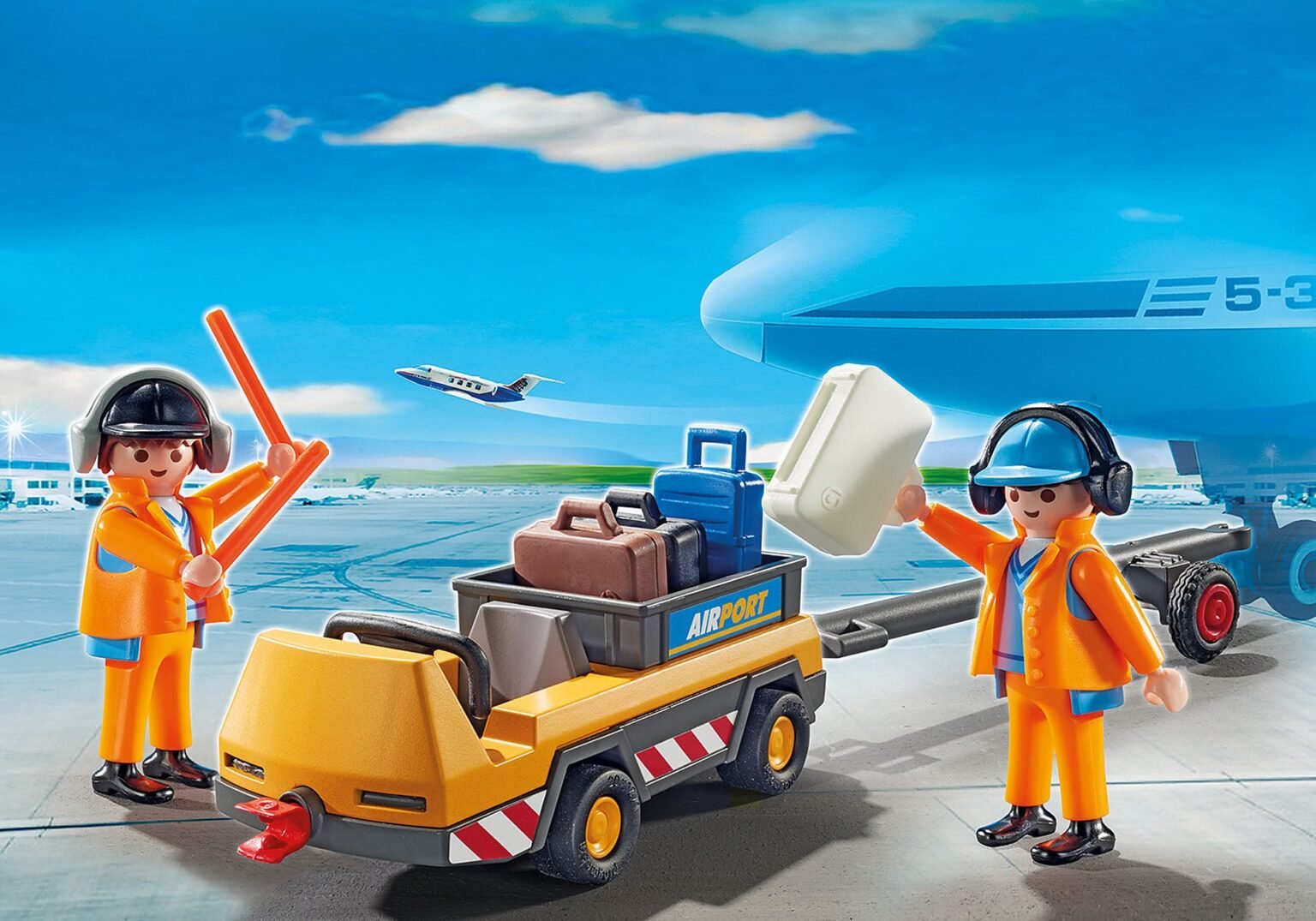 Playmobil 5396 City Action Aircraft Tug with Ground Crew ซิตี้แอคชั่น รถบรรทุกกระเป๋า และพนักงานภาคพื้นดิน